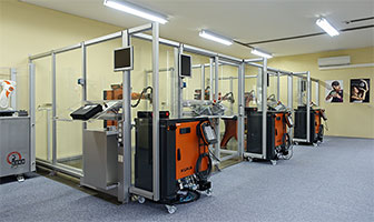 KUKA Roboter im Schulungszentrum